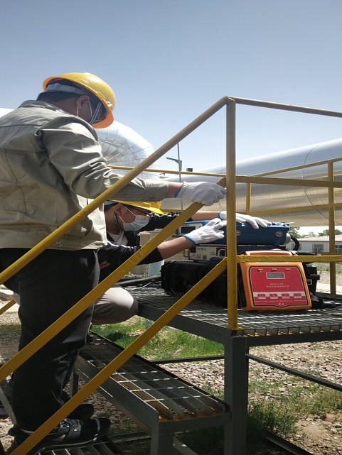 寧夏煤業(yè)集團(tuán)環(huán)境監(jiān)測(cè)站現(xiàn)場(chǎng)非甲烷總烴排放濃度測(cè)試