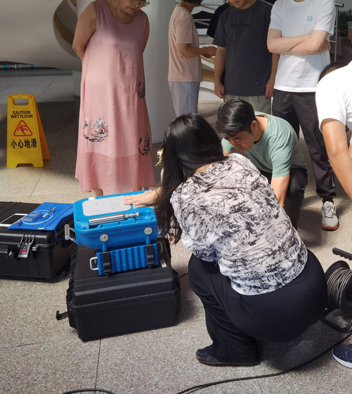 溫嶺市環(huán)境監(jiān)測站PF-300非甲烷總烴分析儀交付驗收